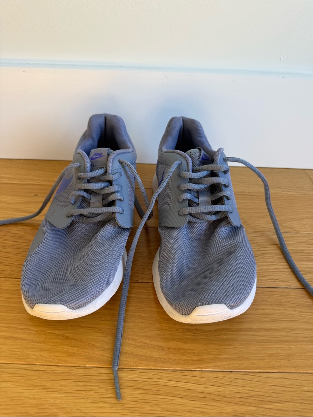 Nike Women's Athletic Shoes - Light Purple with White Sole